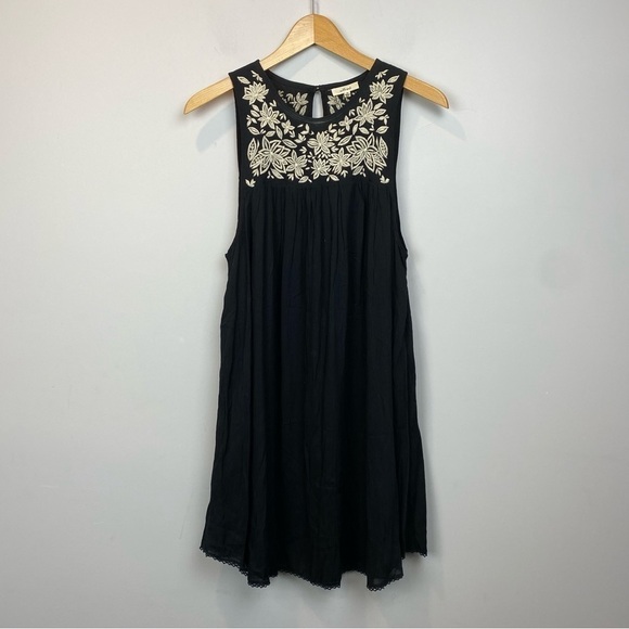 Wilfred • Allier Embroidered Shift Dress Black - Picture 2 of 11